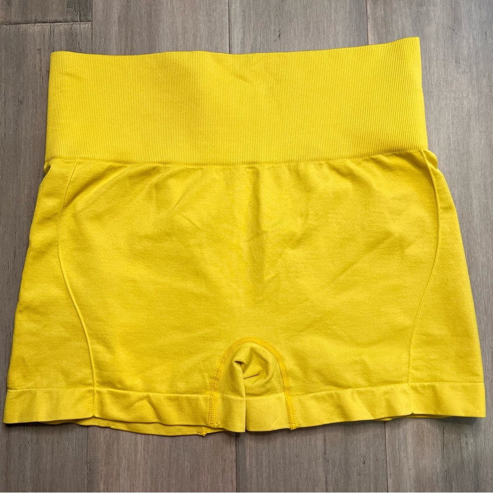 HIGH WAISTED BIKER SHORTS